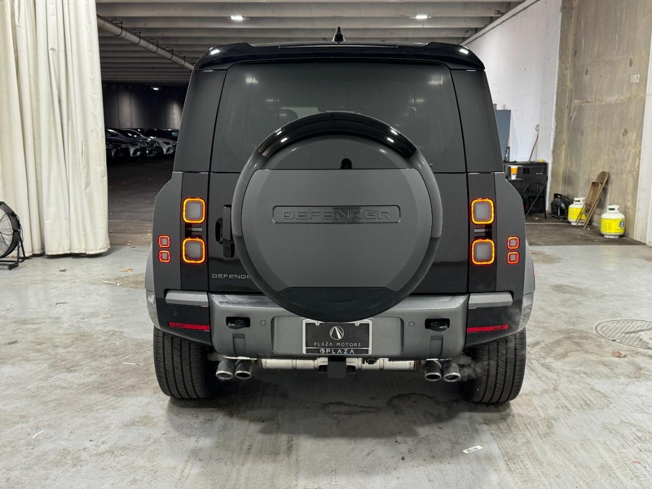 Land Rover Defender Vehicle Full-screen Gallery Image 9