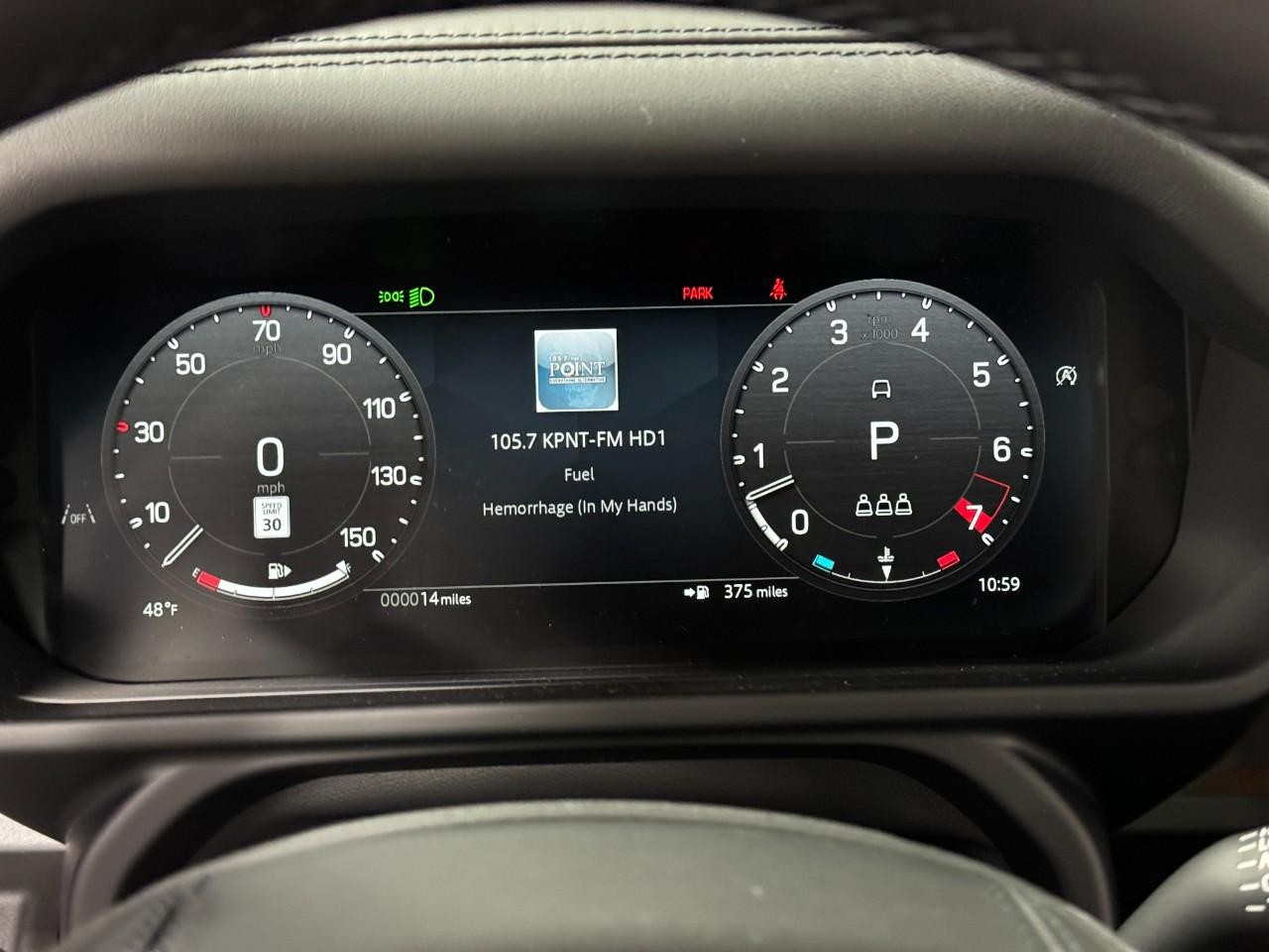 Land Rover Defender Vehicle Full-screen Gallery Image 32