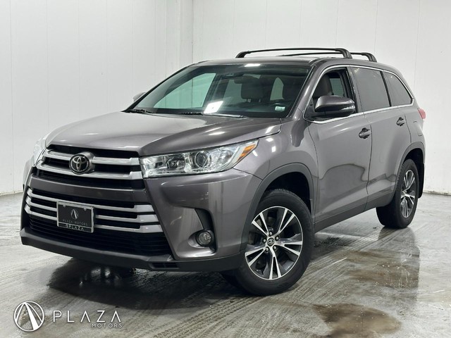 2019 Toyota Highlander LE Plus's photo
