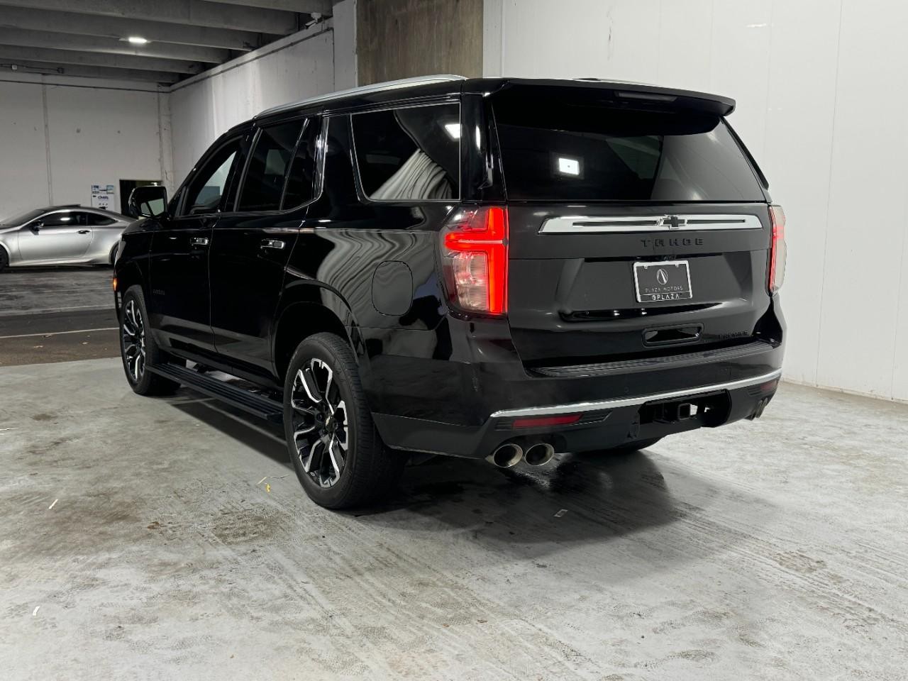 Chevrolet Tahoe Vehicle Full-screen Gallery Image 03