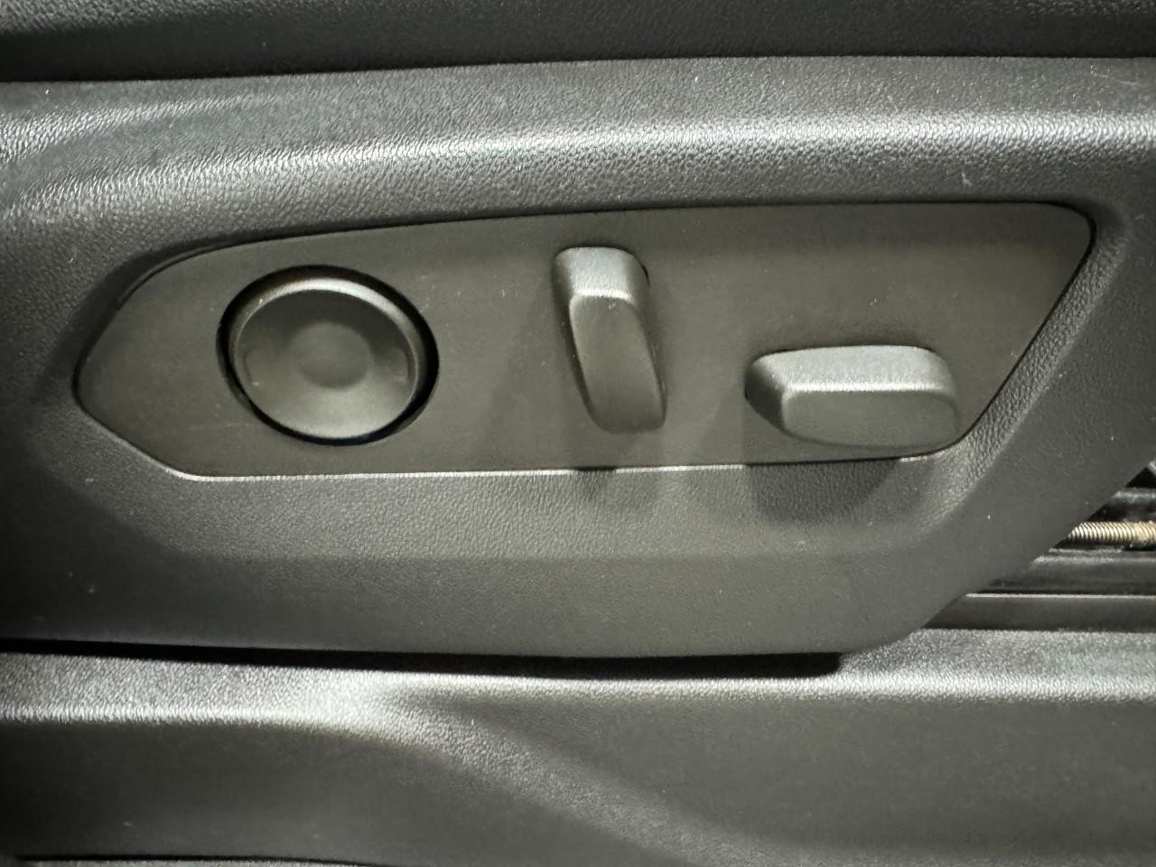 Chevrolet Tahoe Vehicle Full-screen Gallery Image 23