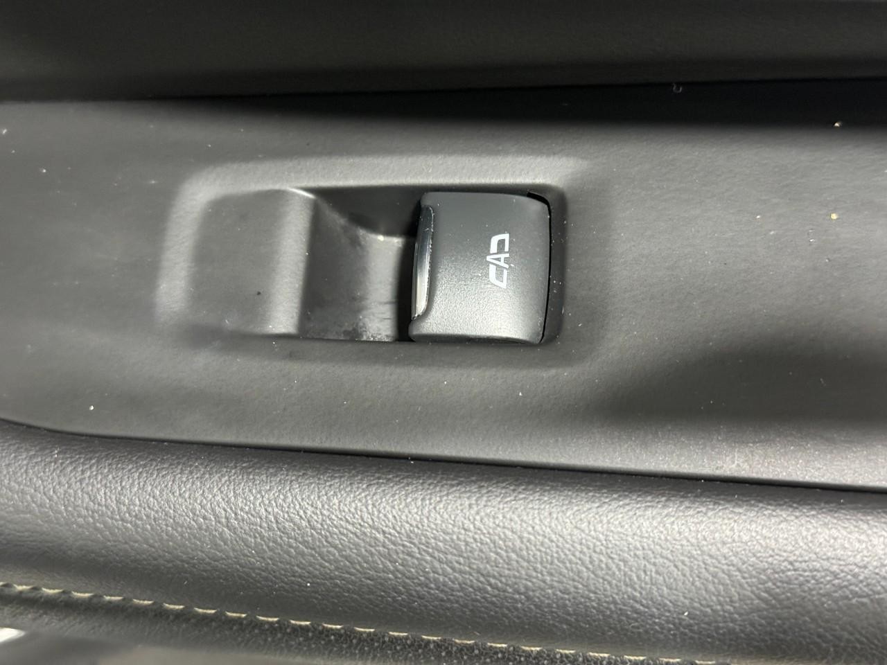 Chevrolet Tahoe Vehicle Full-screen Gallery Image 25