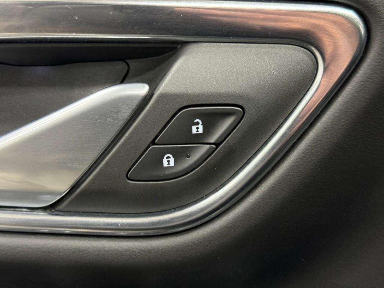 Chevrolet Tahoe Vehicle Full-screen Gallery Image 26