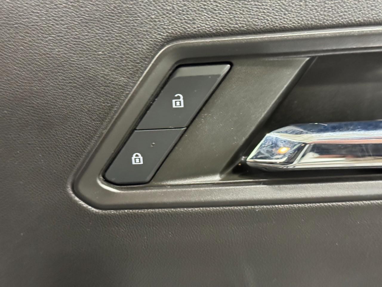 GMC Canyon Vehicle Full-screen Gallery Image 20