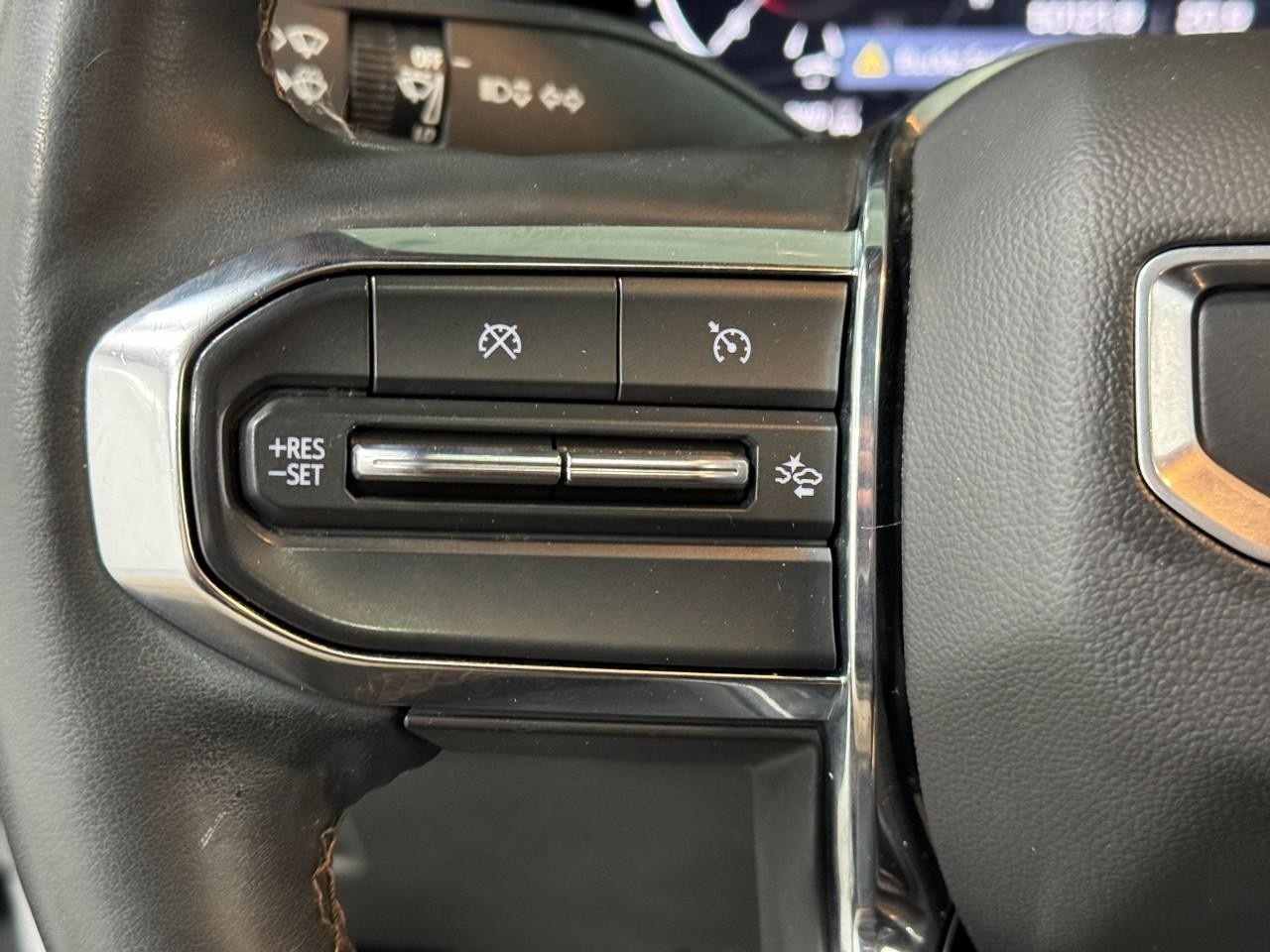 GMC Canyon Vehicle Full-screen Gallery Image 28