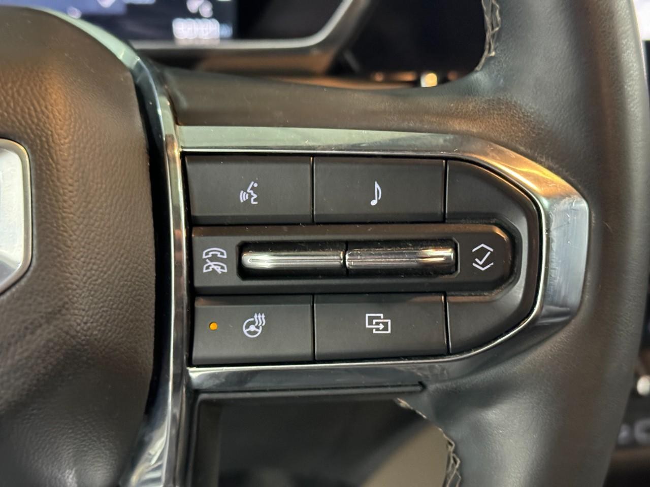 GMC Canyon Vehicle Full-screen Gallery Image 29