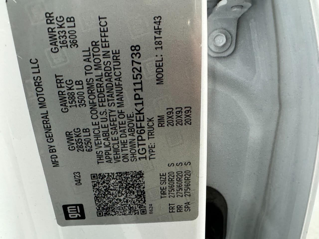 GMC Canyon Vehicle Full-screen Gallery Image 32