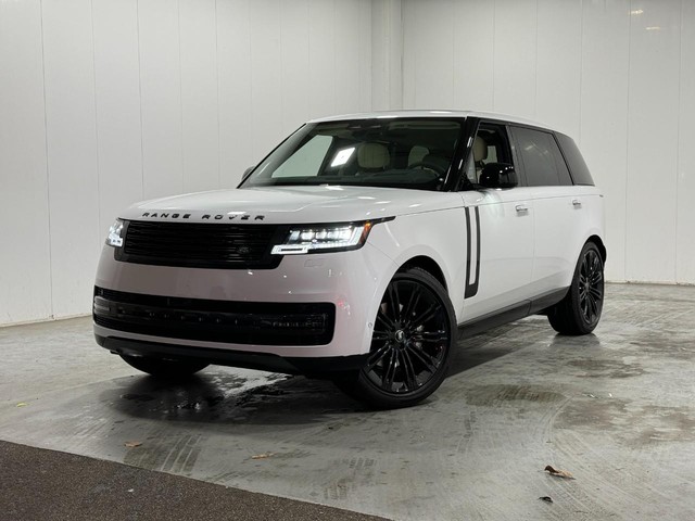 2025 Land Rover Range Rover SE's photo