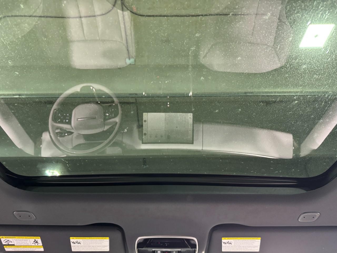 Land Rover Range Rover Sport Vehicle Full-screen Gallery Image 12