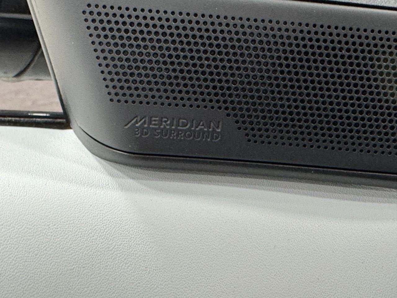 Land Rover Range Rover Sport Vehicle Full-screen Gallery Image 22