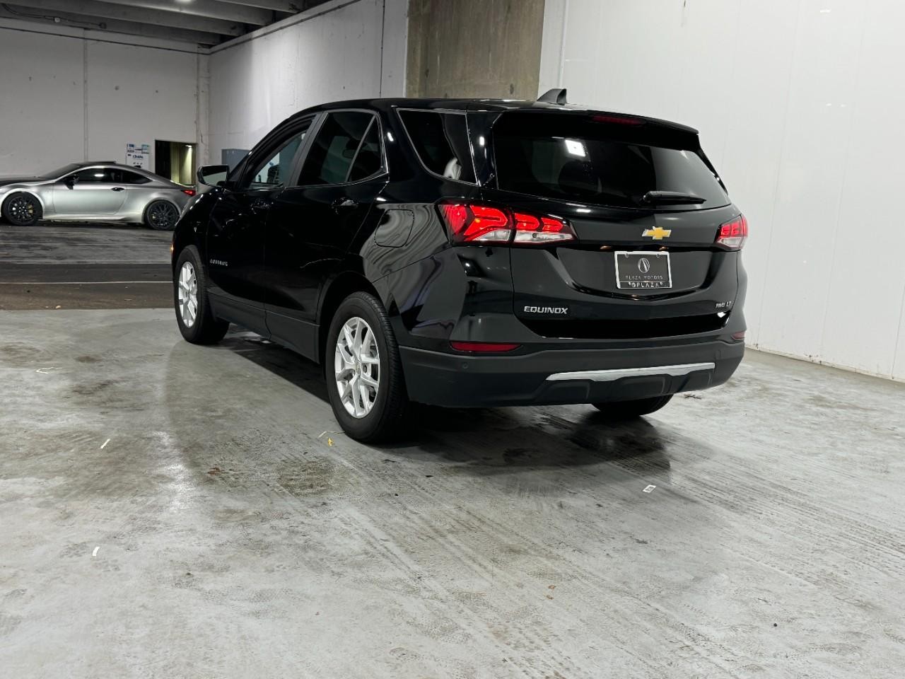 Chevrolet Equinox Vehicle Full-screen Gallery Image 03