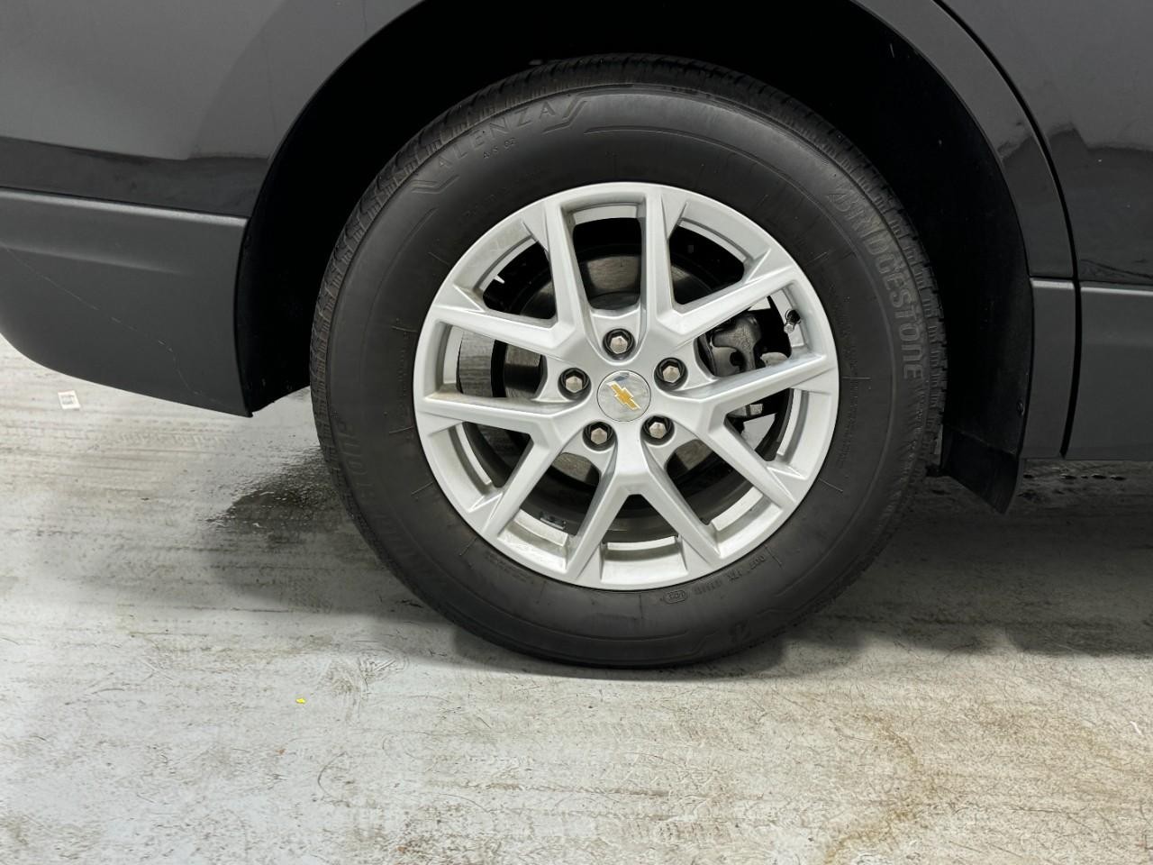 Chevrolet Equinox Vehicle Full-screen Gallery Image 05