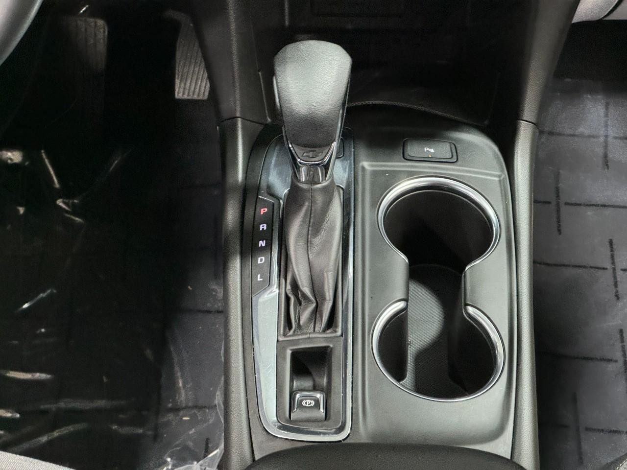 Chevrolet Equinox Vehicle Full-screen Gallery Image 15