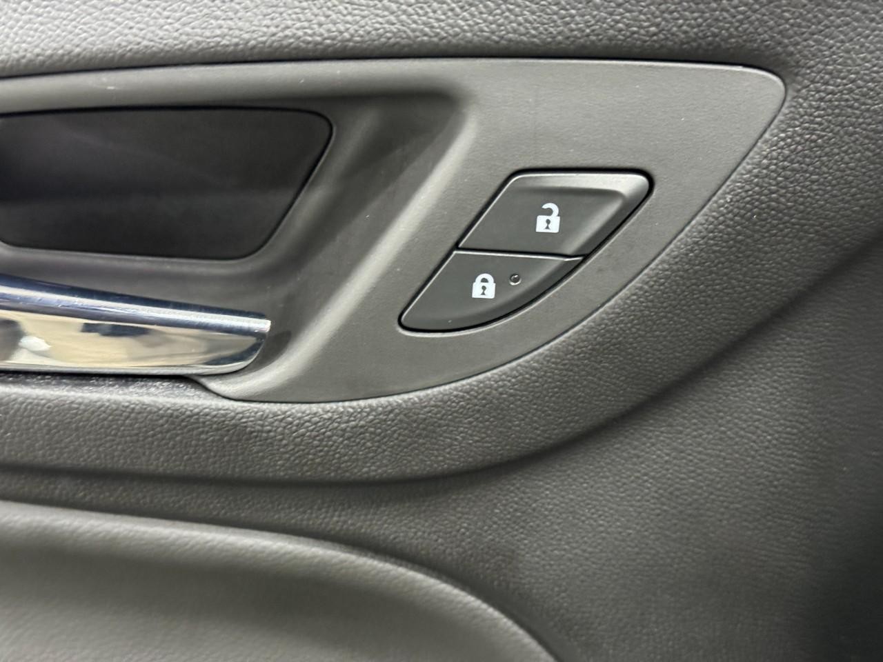 Chevrolet Equinox Vehicle Full-screen Gallery Image 22