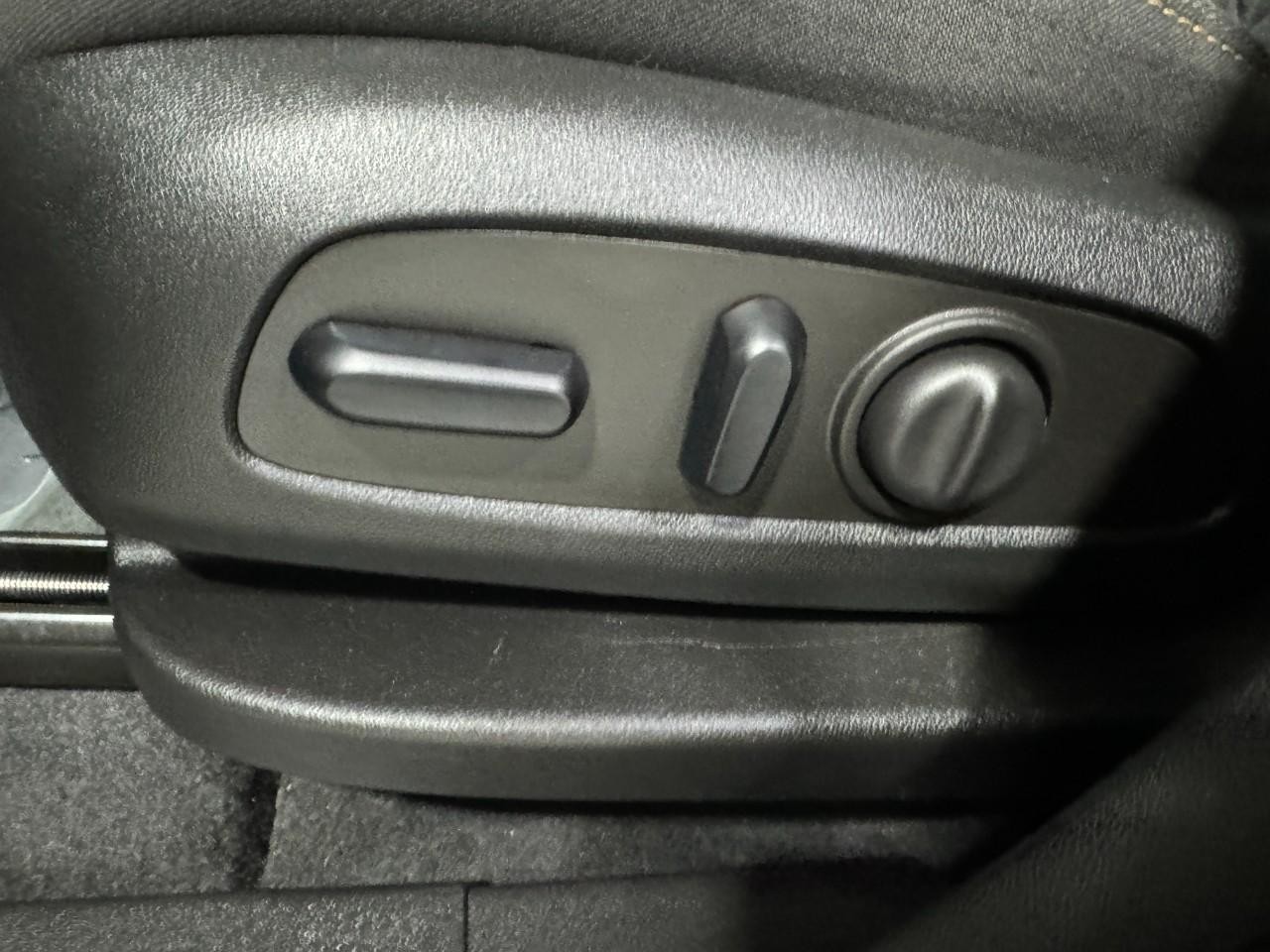 Chevrolet Equinox Vehicle Full-screen Gallery Image 27