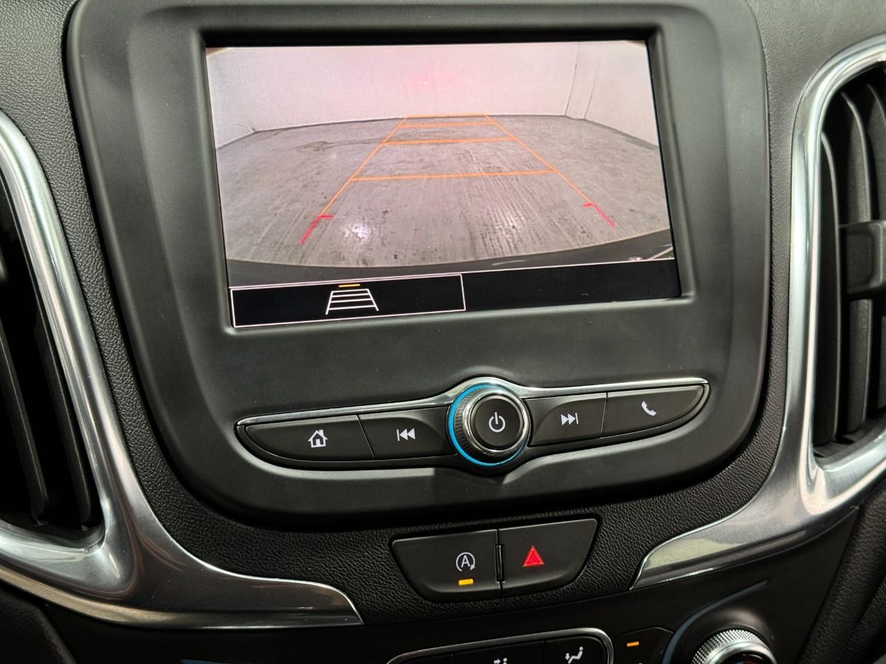 Chevrolet Equinox Vehicle Full-screen Gallery Image 32