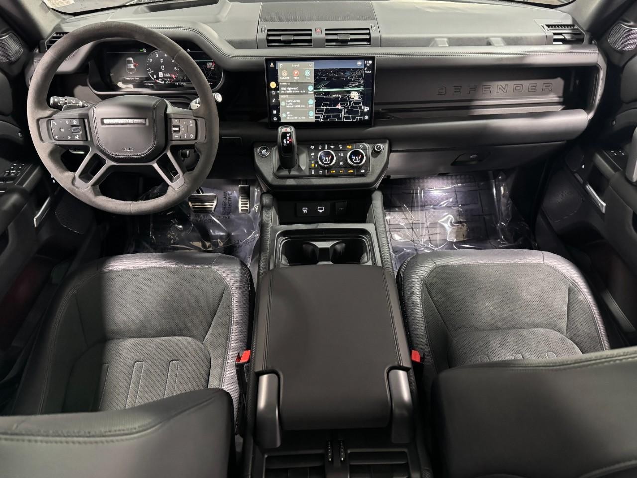 Land Rover Defender Vehicle Full-screen Gallery Image 13