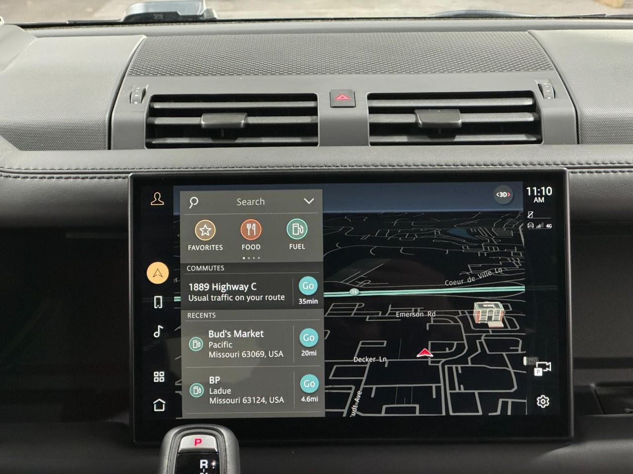 Land Rover Defender Vehicle Full-screen Gallery Image 15