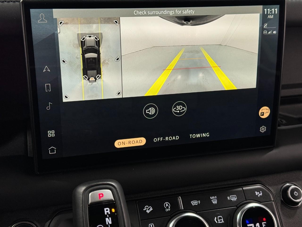 Land Rover Defender Vehicle Full-screen Gallery Image 33