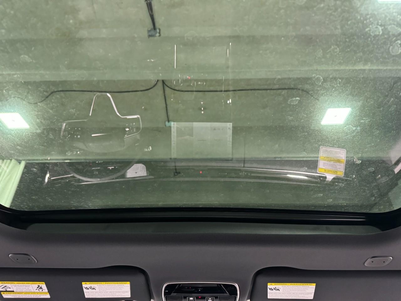 Land Rover Range Rover Sport Vehicle Full-screen Gallery Image 12