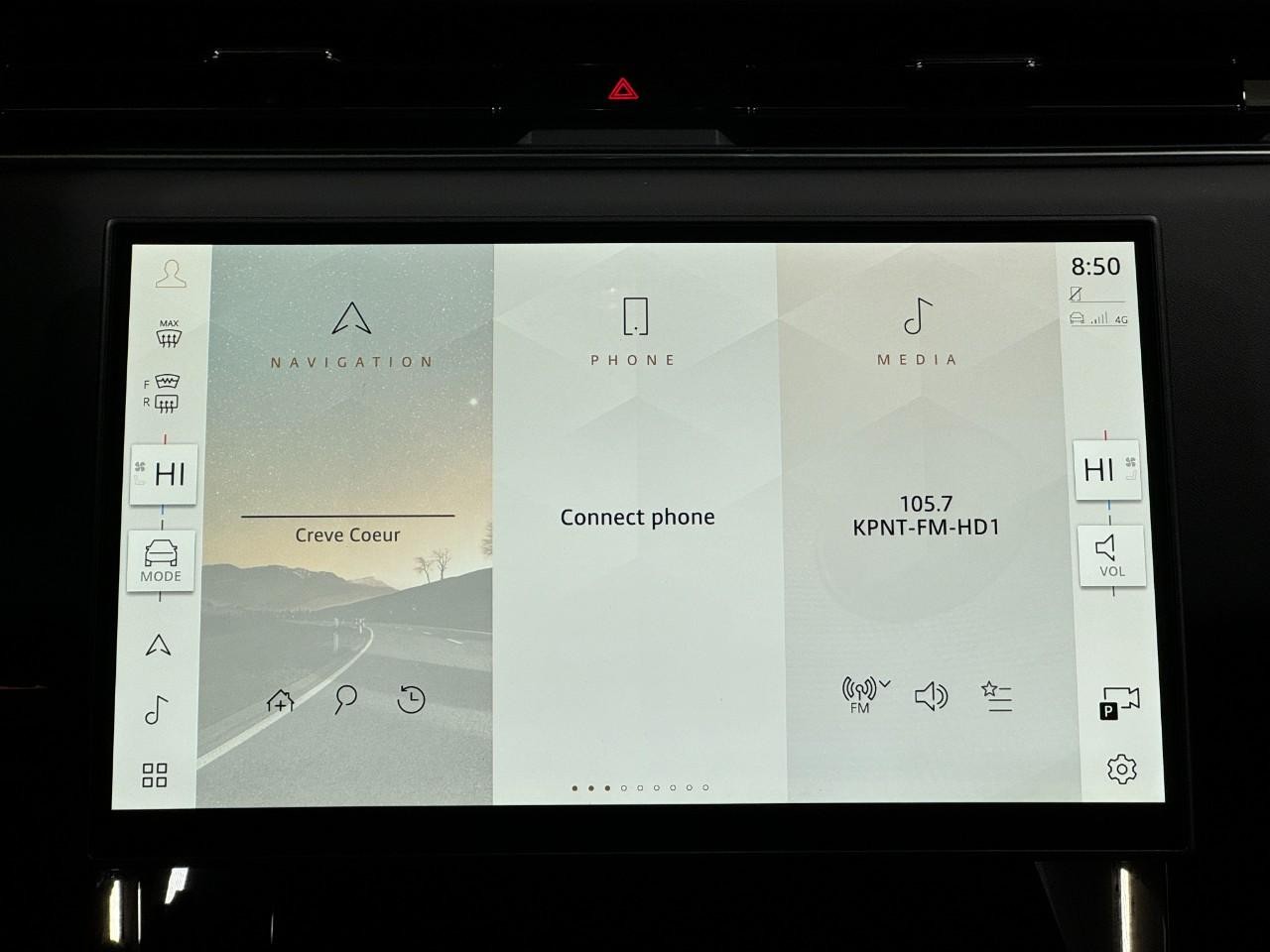 Land Rover Range Rover Sport Vehicle Full-screen Gallery Image 15