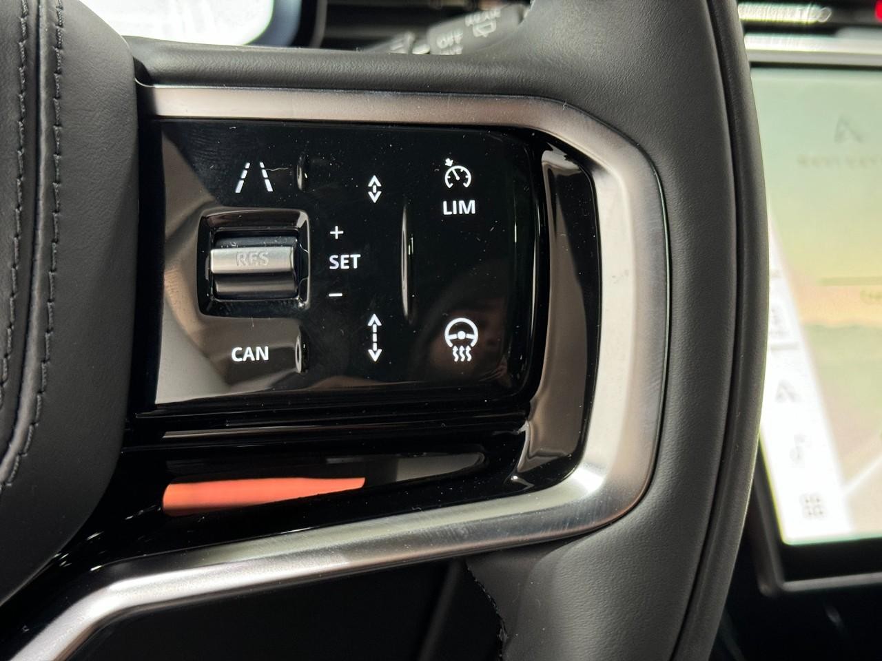 Land Rover Range Rover Sport Vehicle Full-screen Gallery Image 31