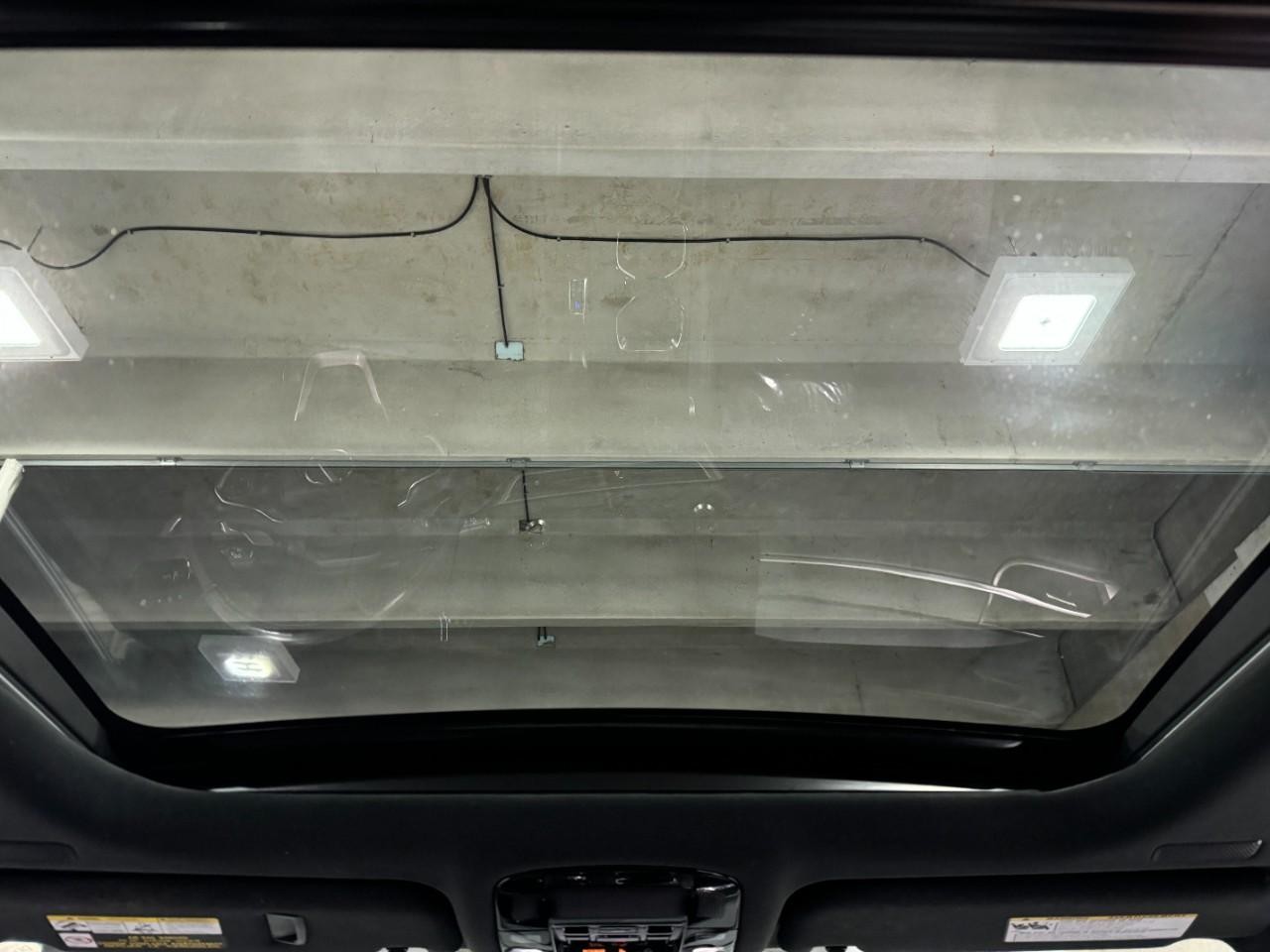 Lexus RX Vehicle Full-screen Gallery Image 12