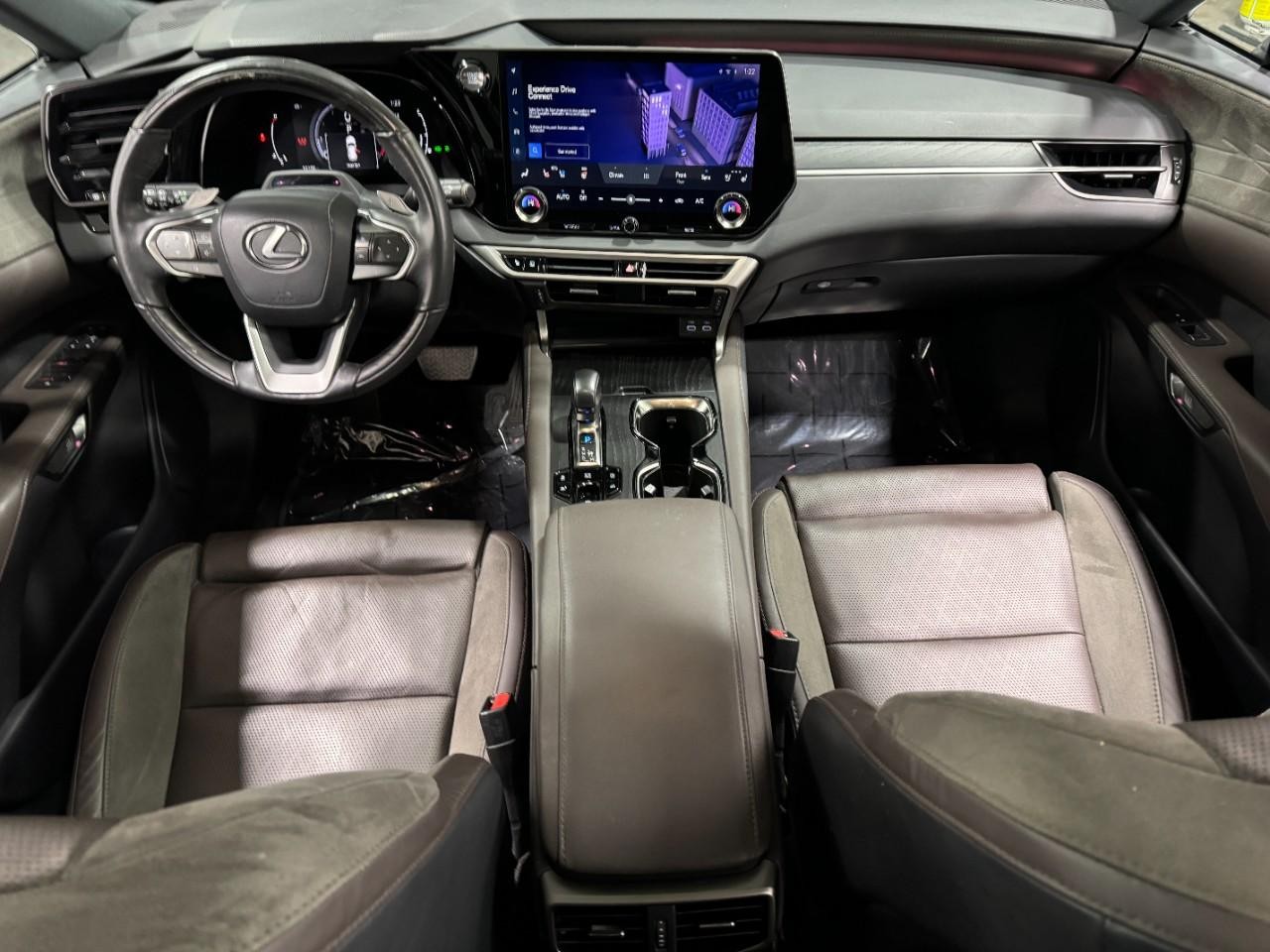 Lexus RX Vehicle Full-screen Gallery Image 13