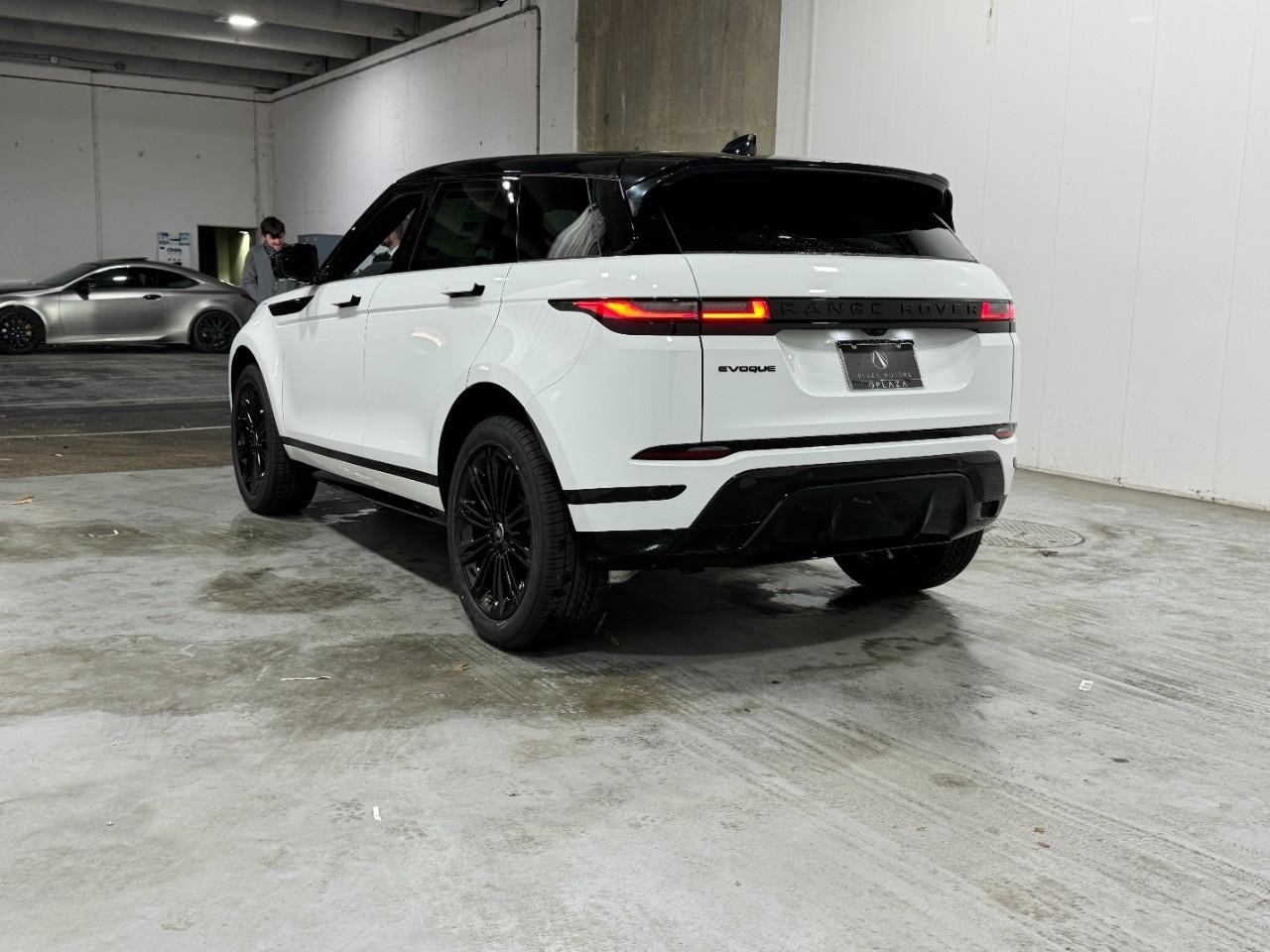 Land Rover Range Rover Evoque Vehicle Full-screen Gallery Image 3