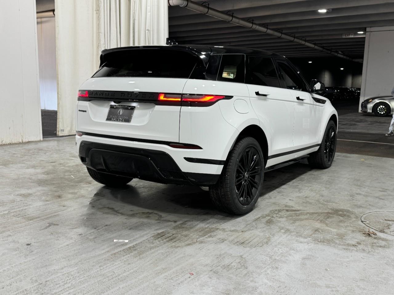 Land Rover Range Rover Evoque Vehicle Full-screen Gallery Image 4