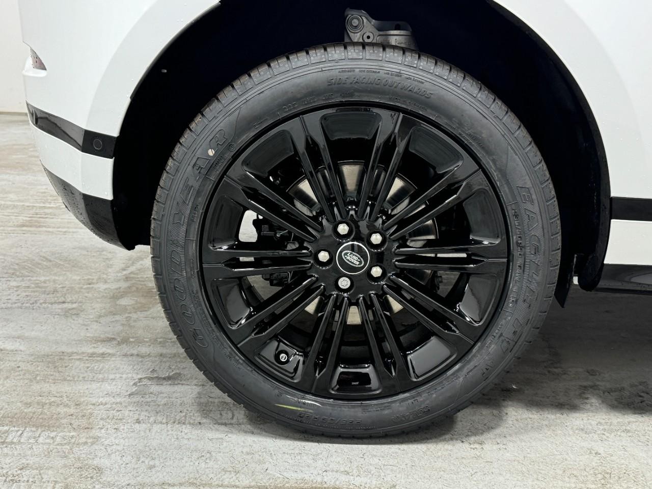 Land Rover Range Rover Evoque Vehicle Full-screen Gallery Image 5