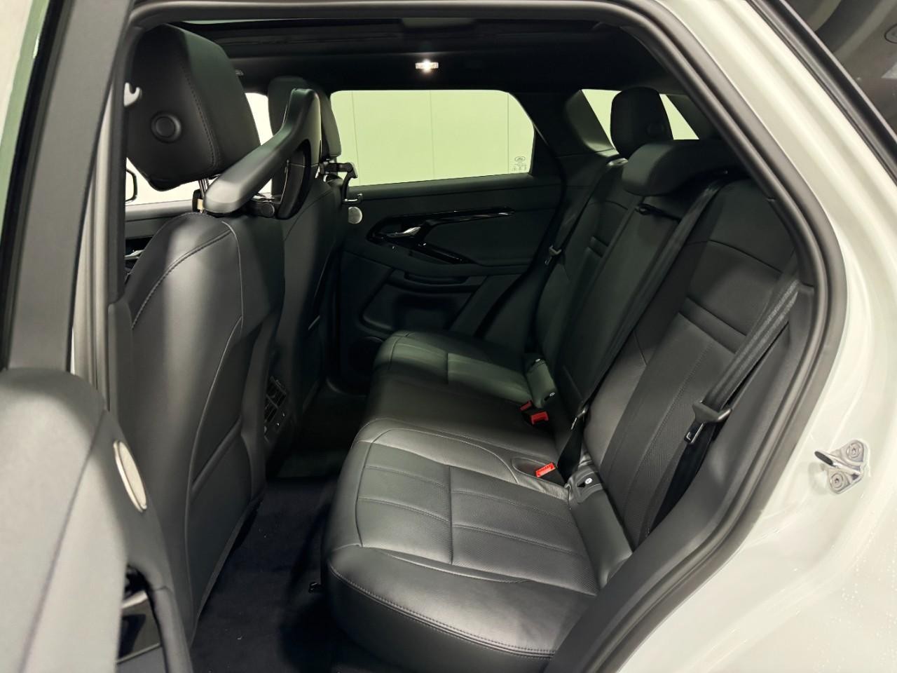 Land Rover Range Rover Evoque Vehicle Full-screen Gallery Image 8