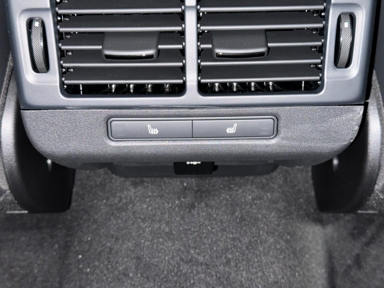 Land Rover Range Rover Evoque Vehicle Full-screen Gallery Image 11