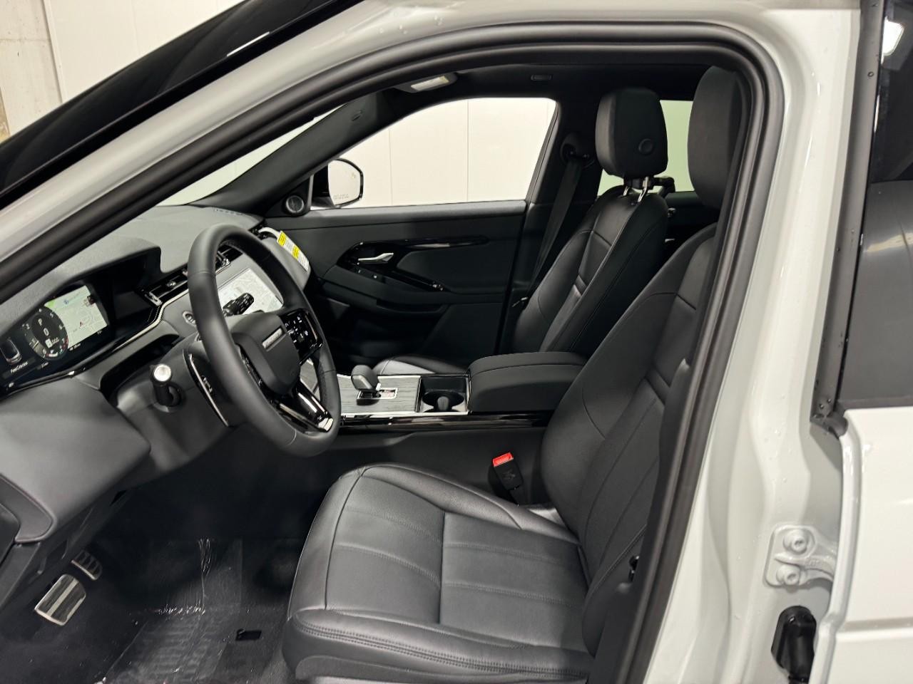 Land Rover Range Rover Evoque Vehicle Full-screen Gallery Image 24