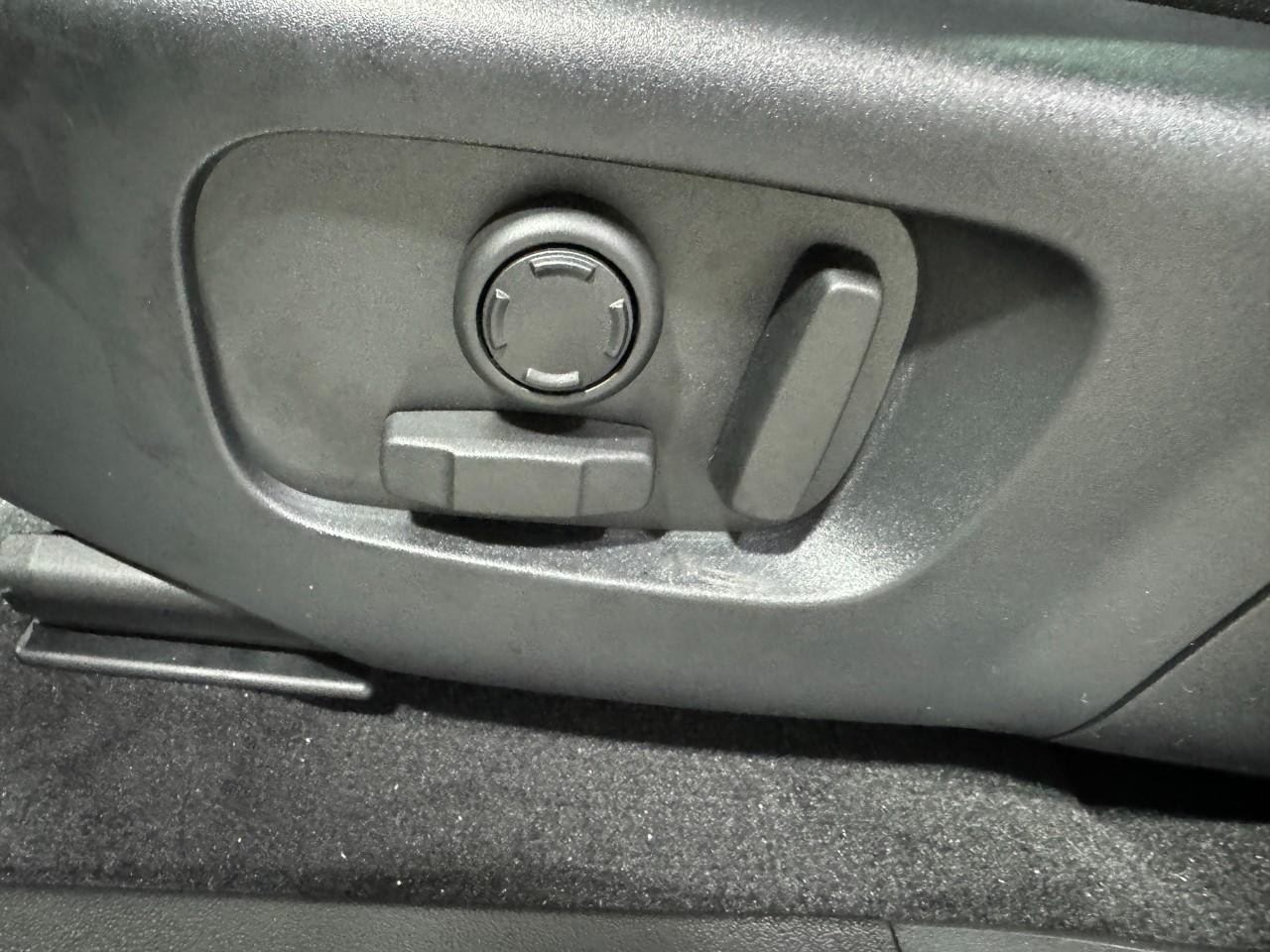 Land Rover Range Rover Evoque Vehicle Full-screen Gallery Image 26