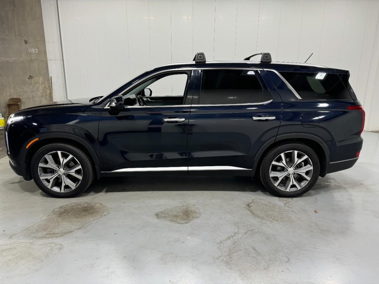 Hyundai Palisade Vehicle Full-screen Gallery Image 02