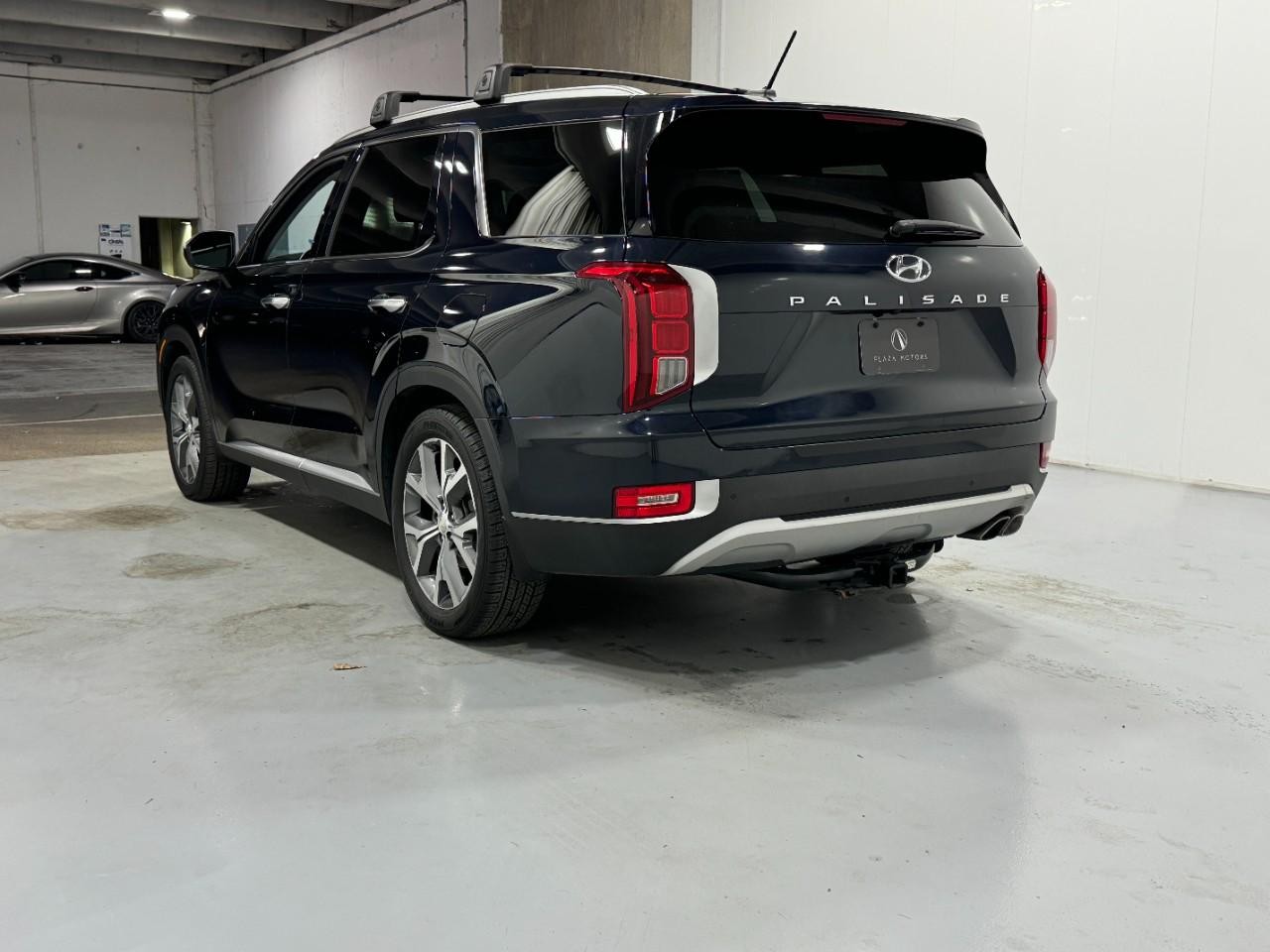 Hyundai Palisade Vehicle Full-screen Gallery Image 03