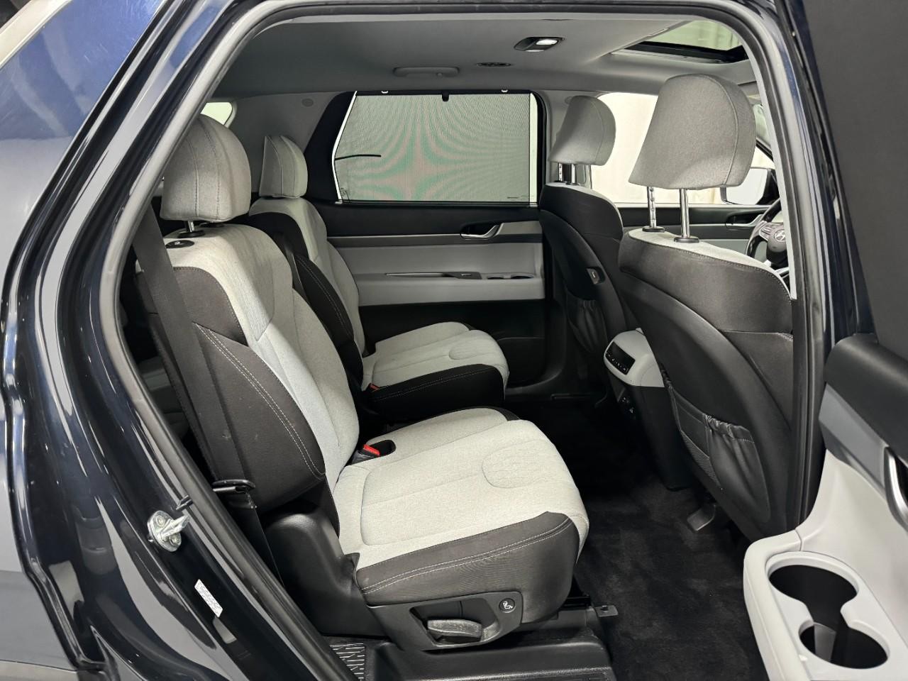 Hyundai Palisade Vehicle Full-screen Gallery Image 12