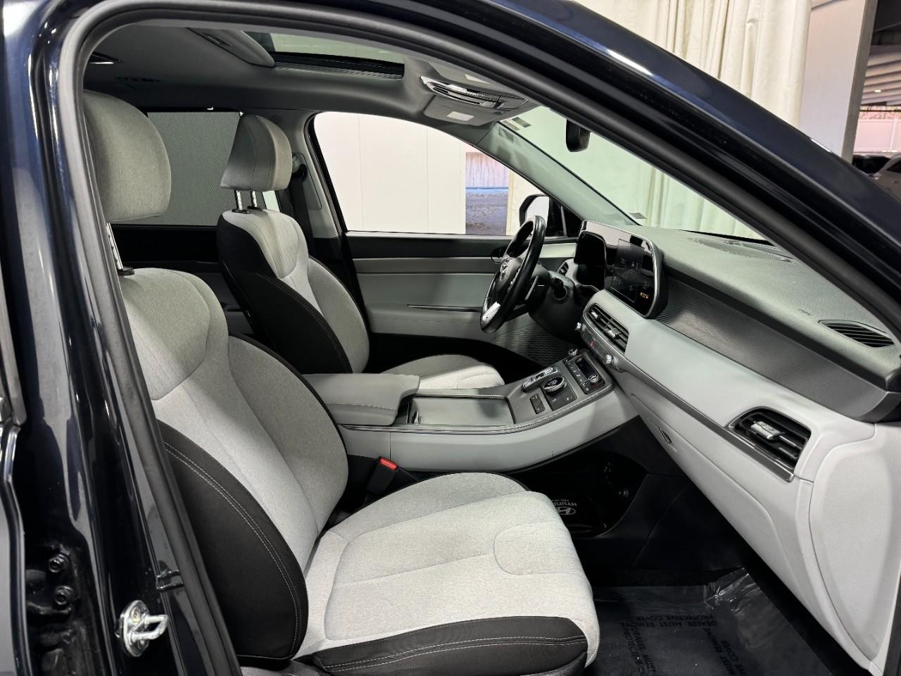 Hyundai Palisade Vehicle Full-screen Gallery Image 20