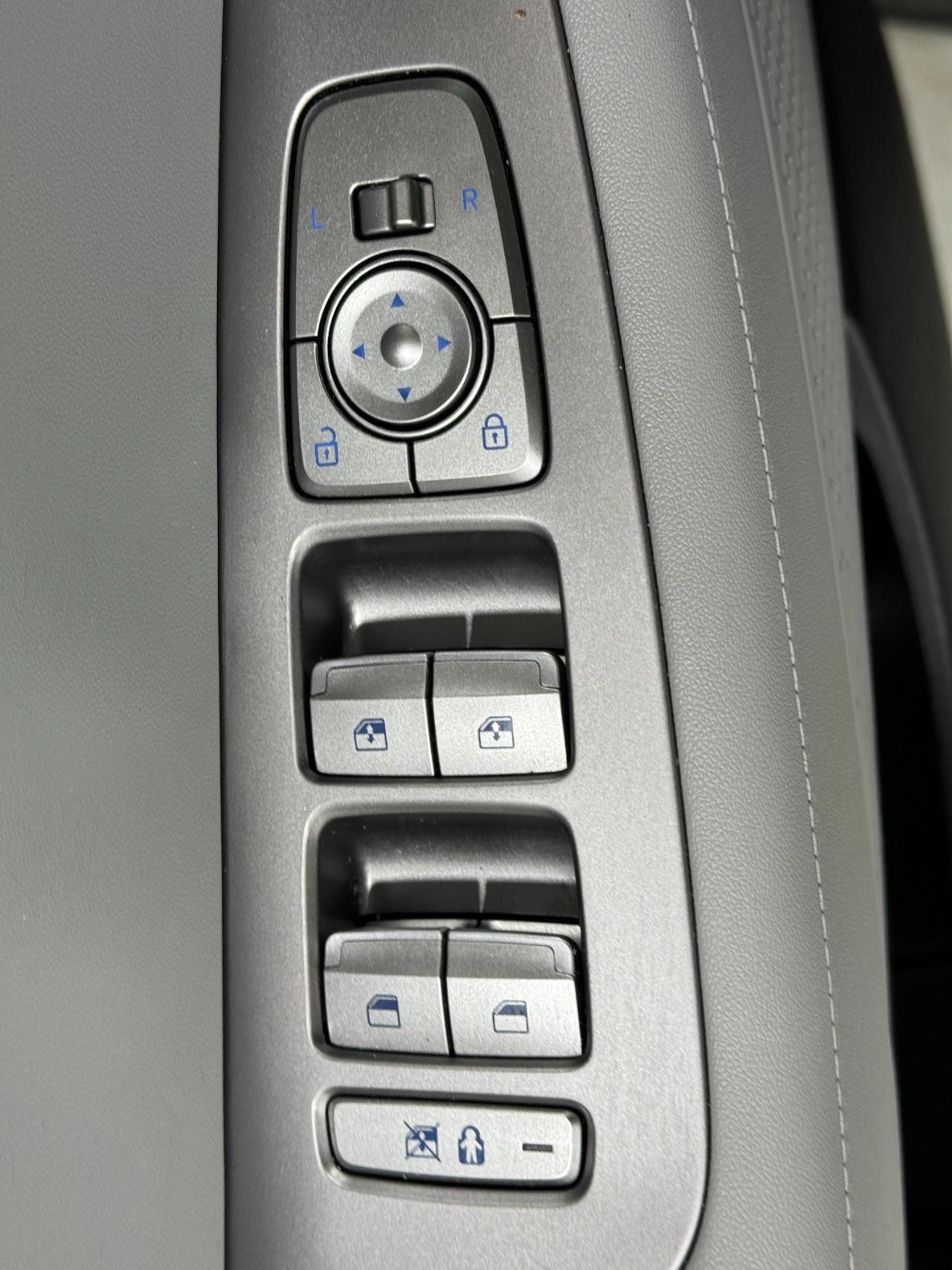 Hyundai Palisade Vehicle Full-screen Gallery Image 24