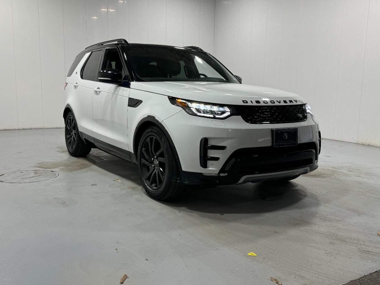 Land Rover Discovery Vehicle Full-screen Gallery Image 06