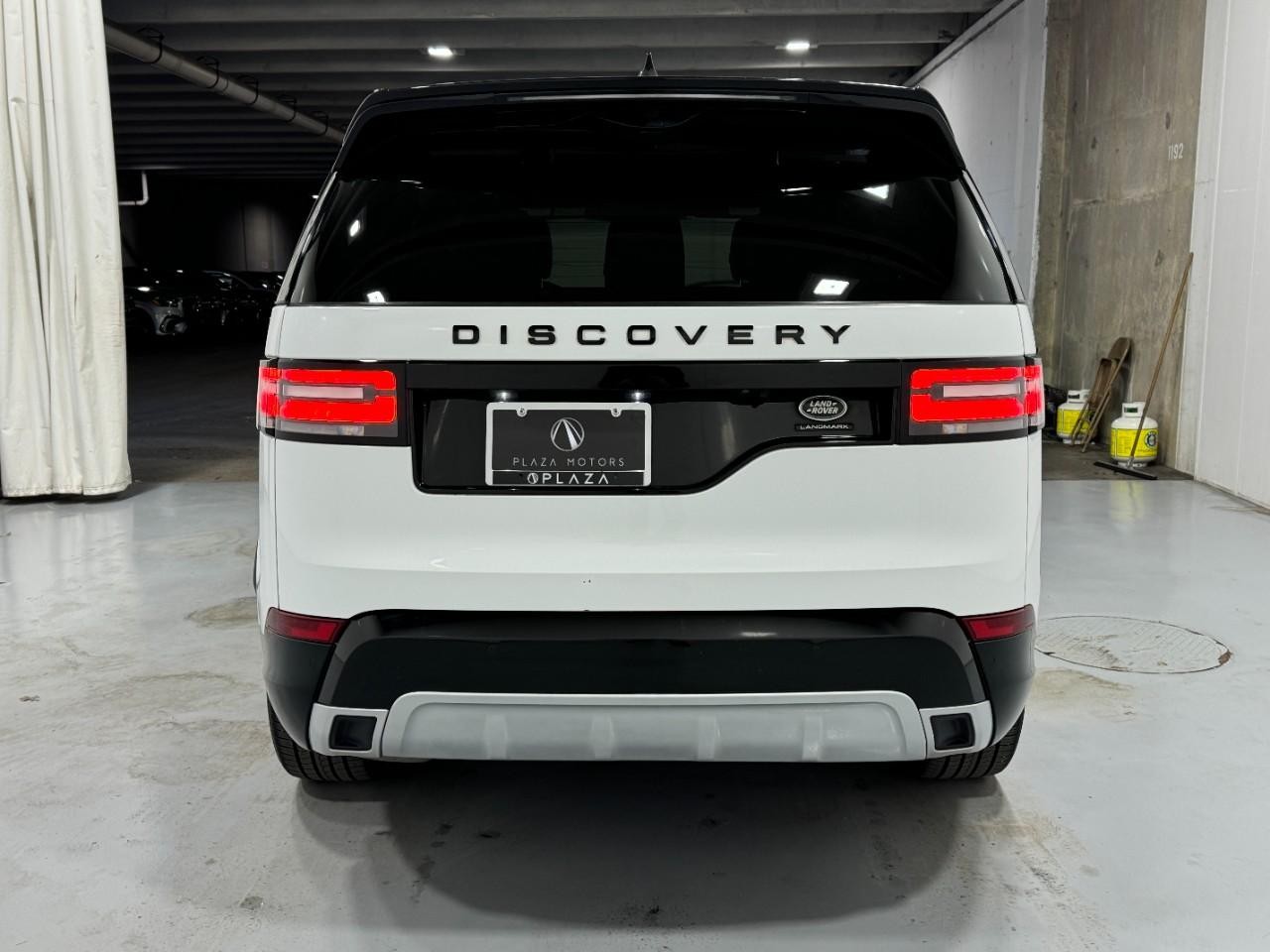 Land Rover Discovery Vehicle Full-screen Gallery Image 09