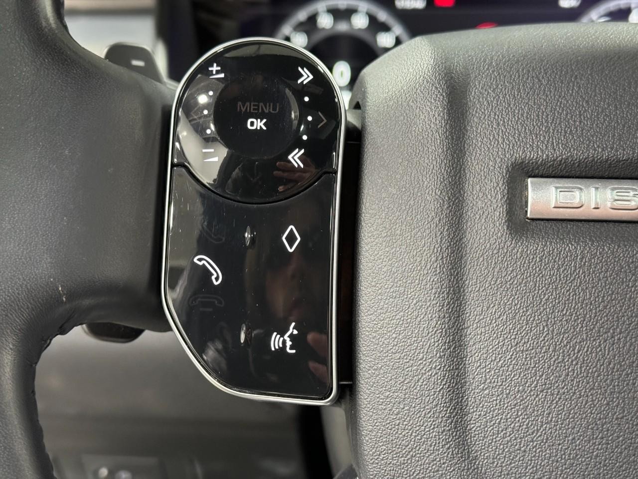 Land Rover Discovery Vehicle Full-screen Gallery Image 31