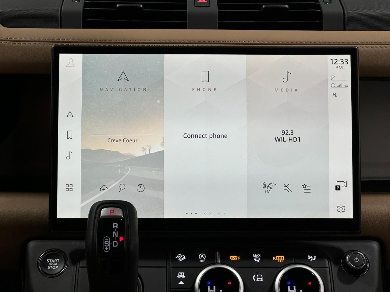 Land Rover Defender Vehicle Full-screen Gallery Image 15