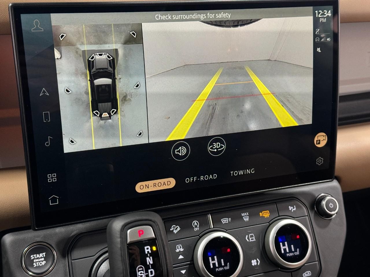 Land Rover Defender Vehicle Full-screen Gallery Image 33