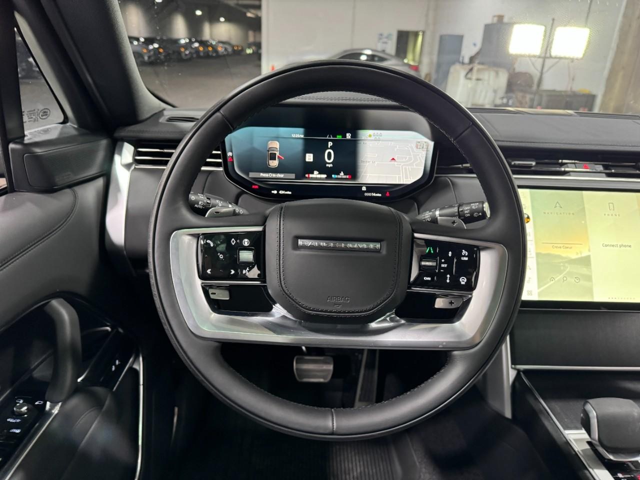 Land Rover Range Rover Vehicle Full-screen Gallery Image 14