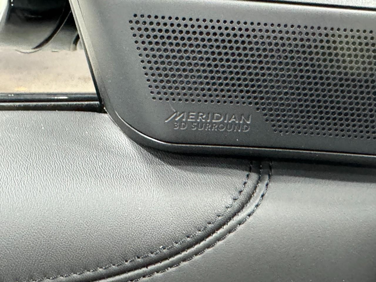 Land Rover Range Rover Vehicle Full-screen Gallery Image 23