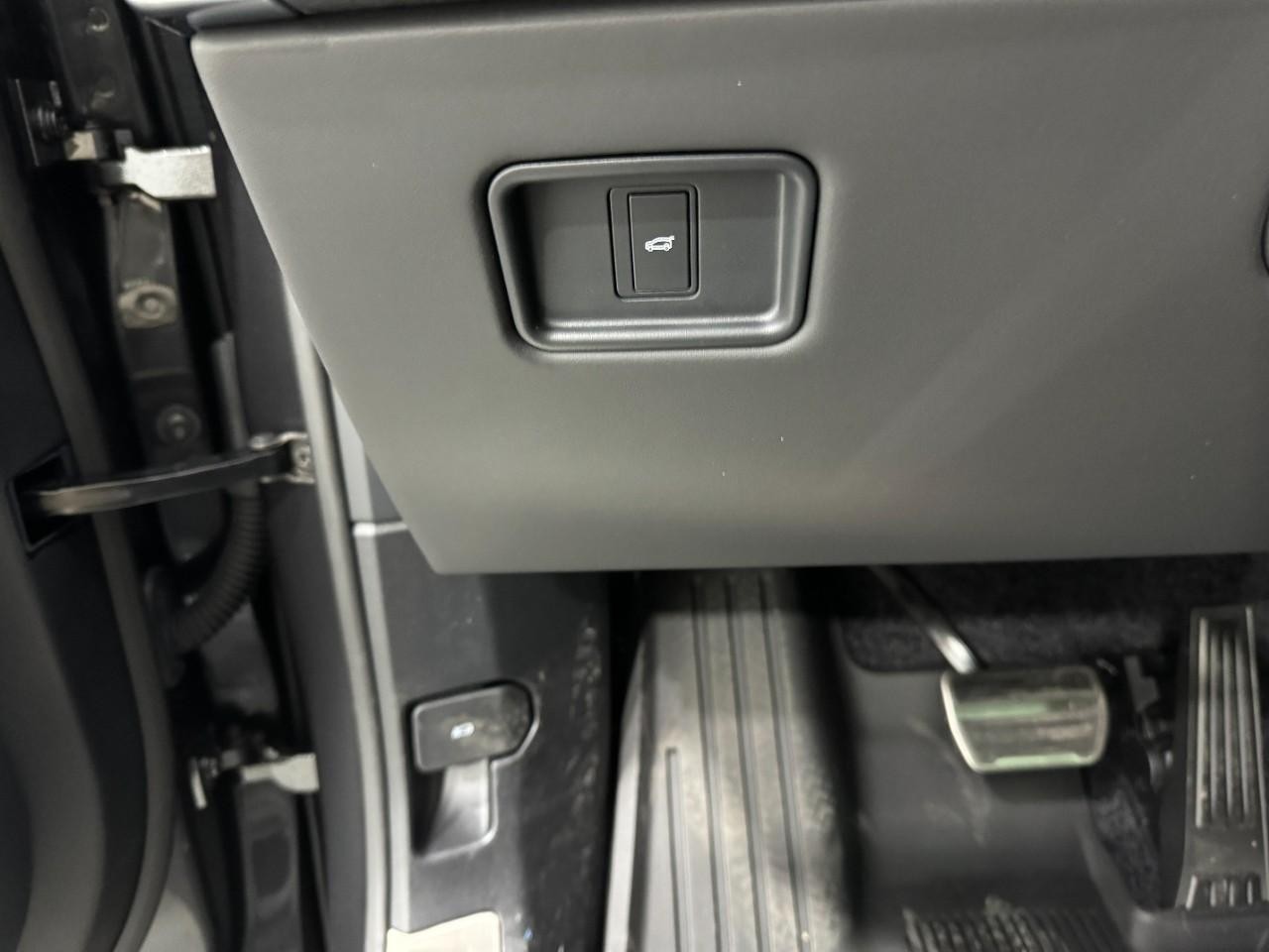 Land Rover Range Rover Vehicle Full-screen Gallery Image 29