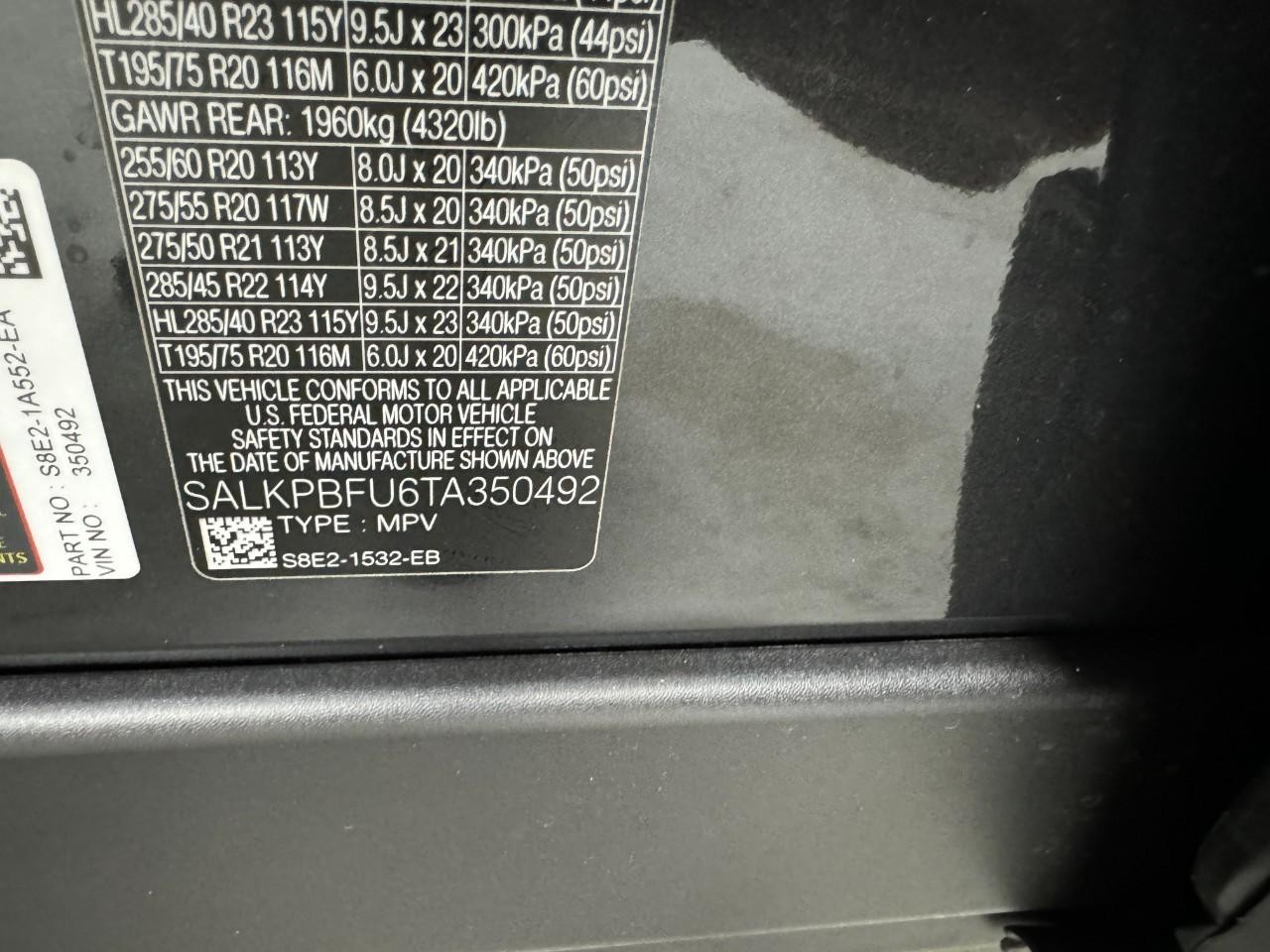 Land Rover Range Rover Vehicle Full-screen Gallery Image 34