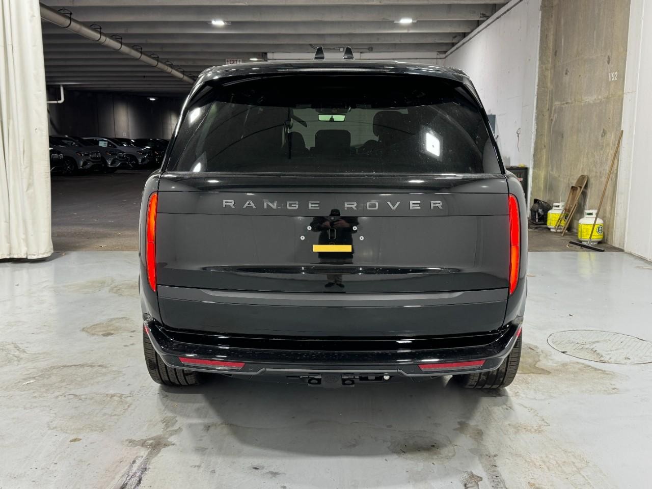 Land Rover Range Rover Vehicle Full-screen Gallery Image 9